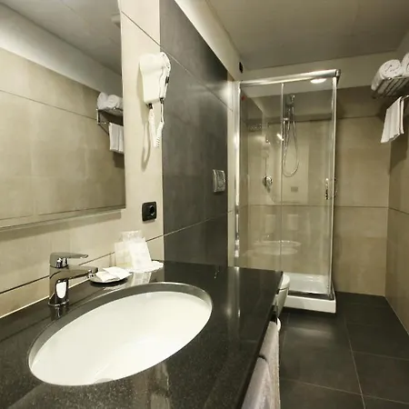 Guest House Residence Bed and Breakfast 4*