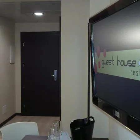 Bed and Breakfast Guest House Residence Μεσίνα