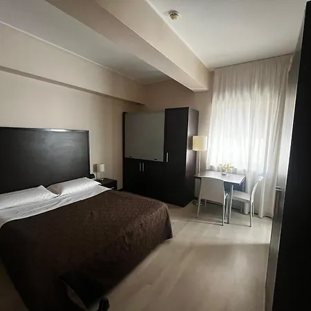 לינה וארוחת בוקר Guest House Residence