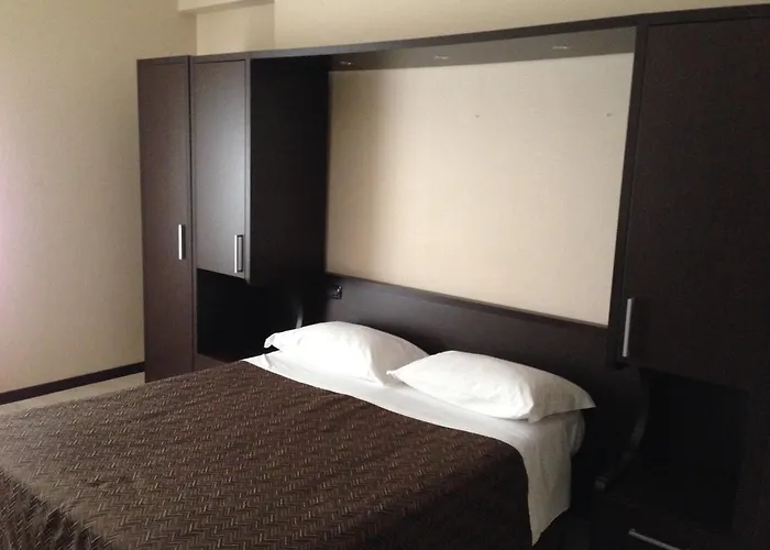 Guest House Residence לינה וארוחת בוקר