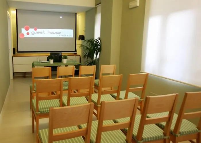 Guest House Residence לינה וארוחת בוקר 4*