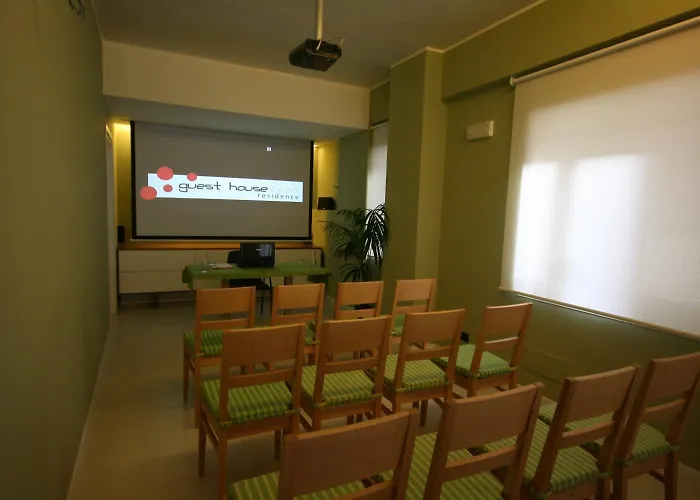 Guest House Residence לינה וארוחת בוקר