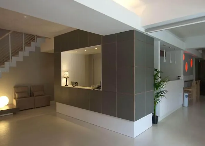 לינה וארוחת בוקר Guest House Residence