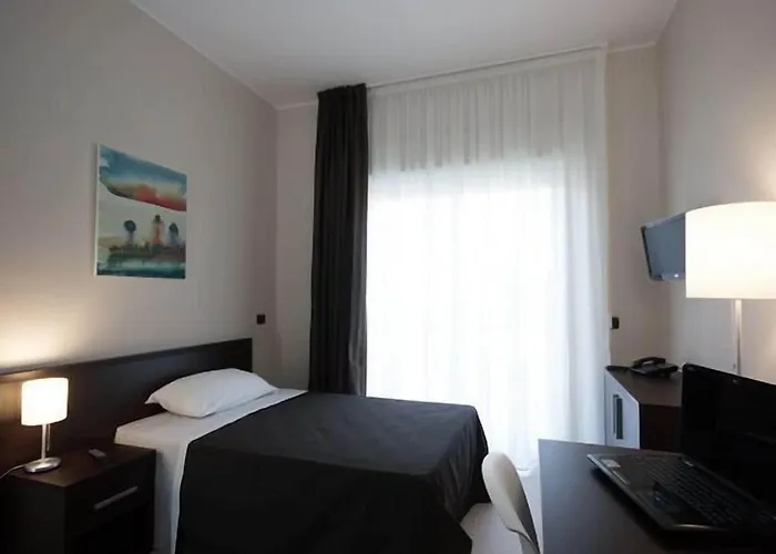 לינה וארוחת בוקר Guest House Residence